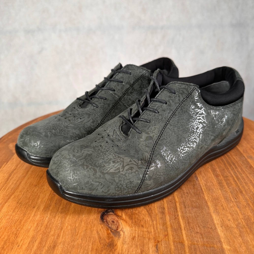 Drew Tulip Walking Shoes Women 9.5M Grey Good Floral Embossed Nubuck 10202-9.5D